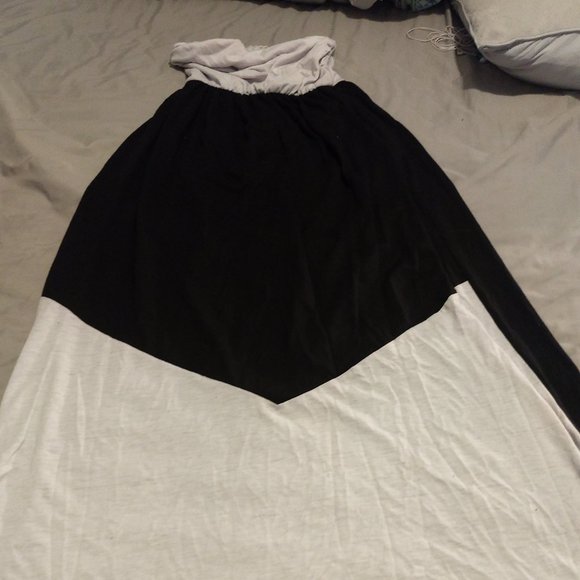Black and White Maxi Dress - Picture 1 of 2